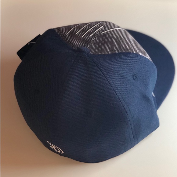 HowD GENUINE EMBROIDERED DALLAS RETRO HAT FLAT RIM - Picture 7 of 8